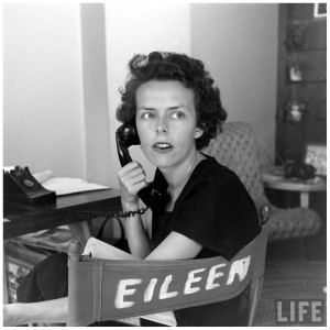 eileen-ford-model-agengy-and-telephone-1948-photo-nina-leen-life