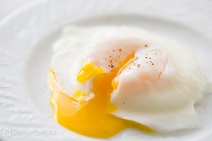 easy-poached-eggs-b-600